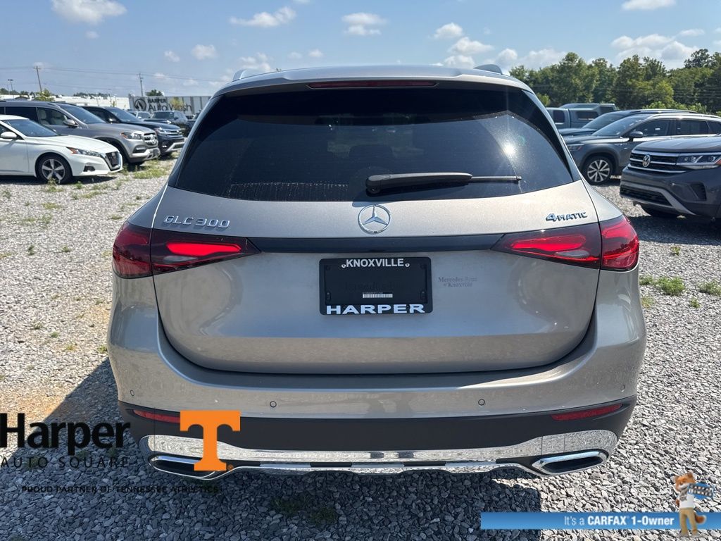 2024 Mercedes Benz GLC 300 photo 4