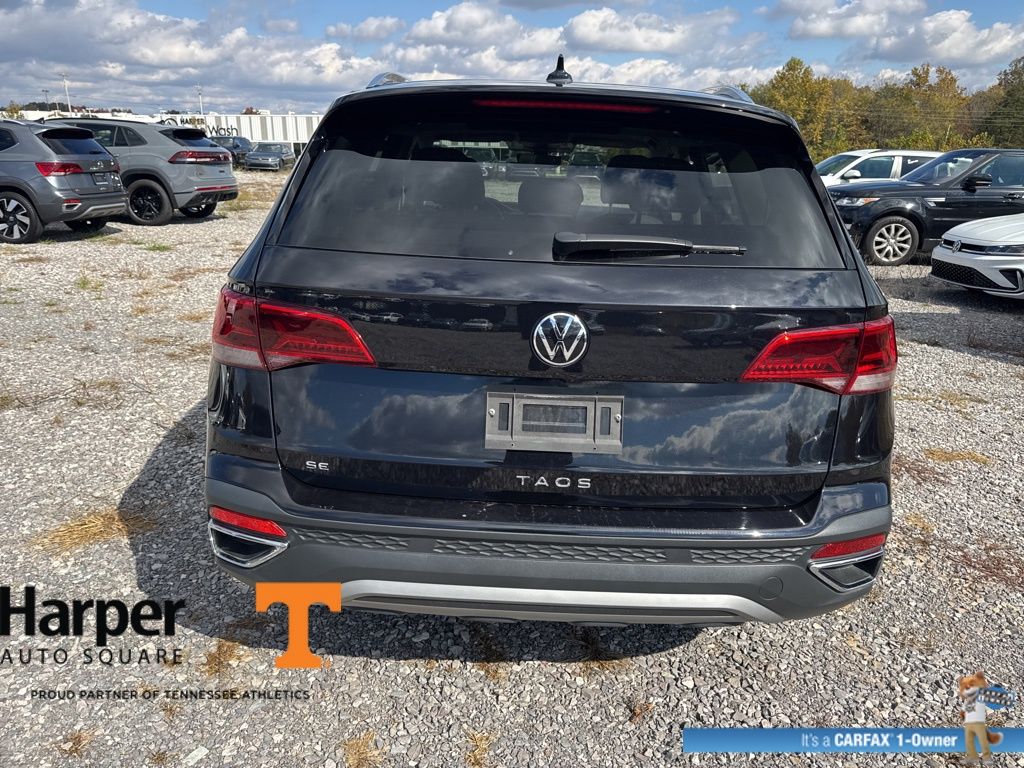 2023 Volkswagen Taos SE photo 4