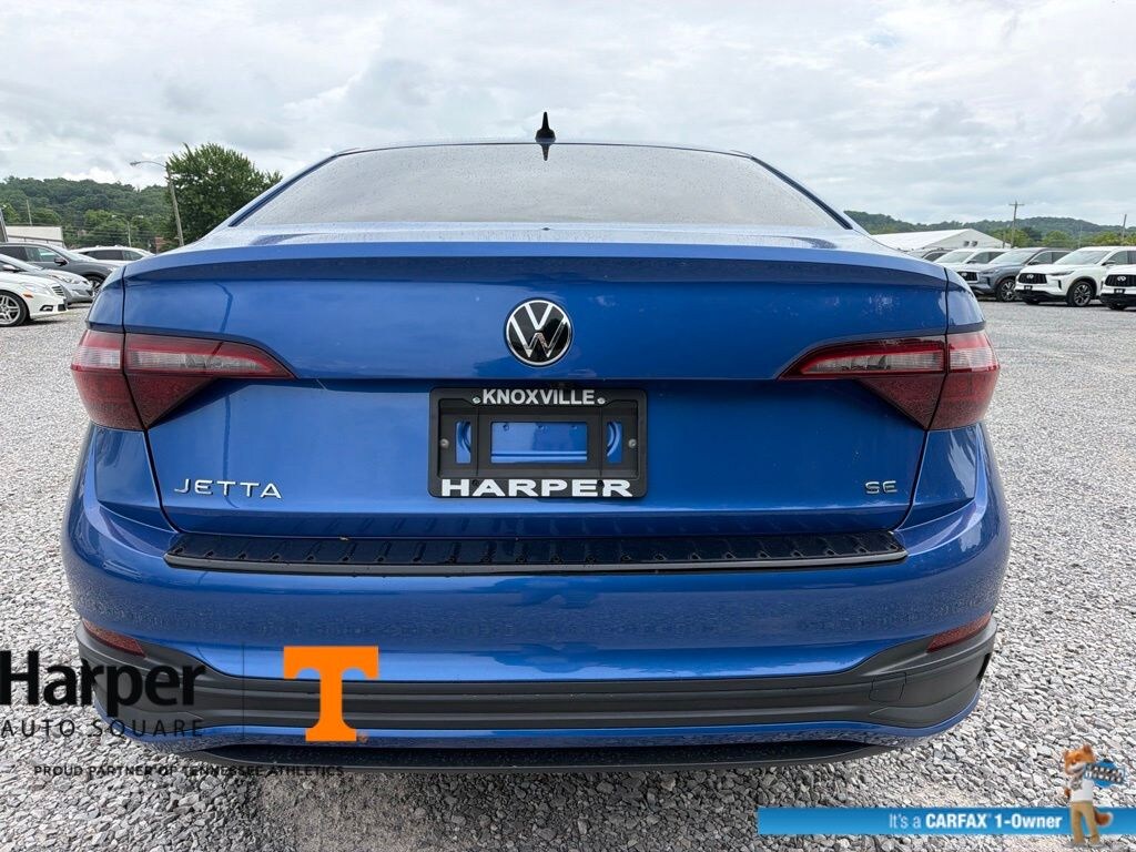 Certified 2024 Volkswagen Jetta 1.5T SE Sedan
