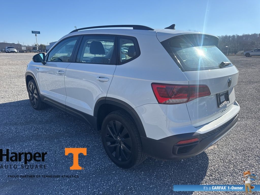 2022 Volkswagen Taos S photo 3