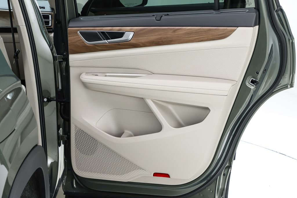 2026 Volkswagen Atlas SE w/Tech - Photo 31