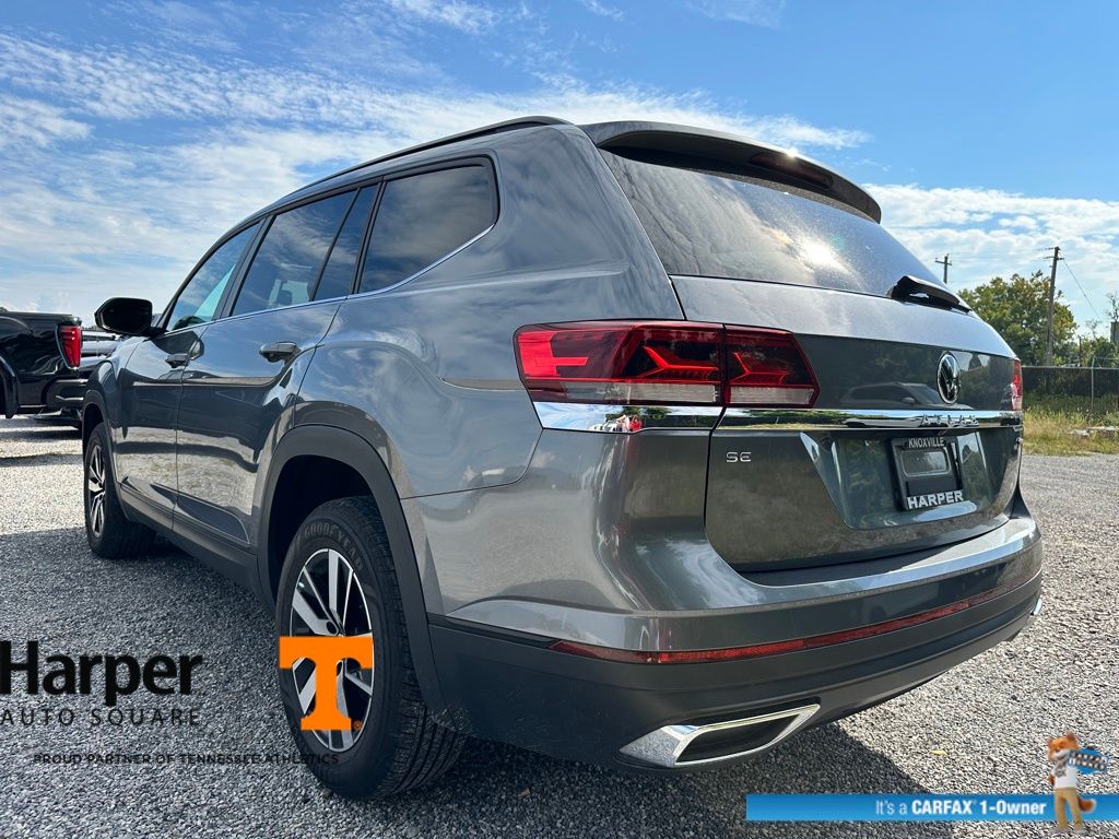 2023 Volkswagen Atlas SE photo 2