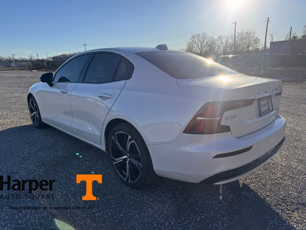 2023 Volvo S60 B5 Core photo 3