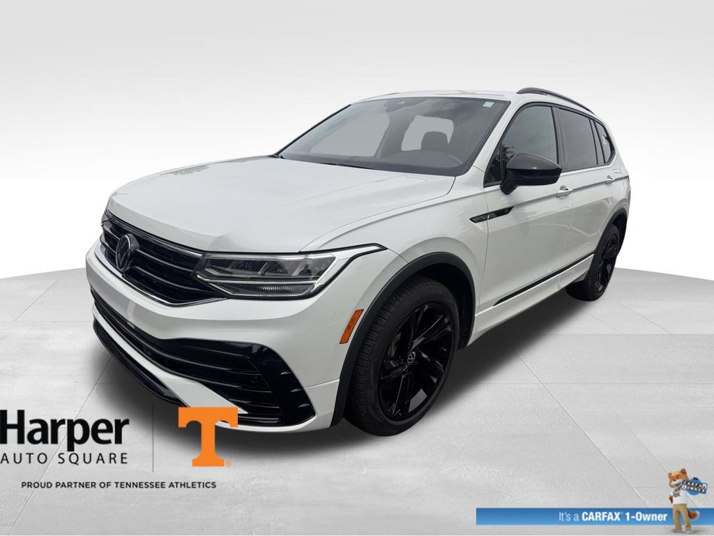 2024 Volkswagen Tiguan 2.0T SE R-Line Black's photo