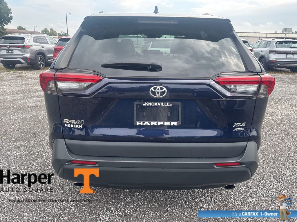 2023 Toyota RAV4 XLE Premium photo 4