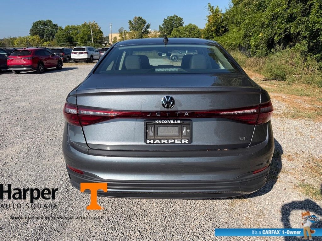 Used 2025 Volkswagen Jetta 1.5T SE Sedan