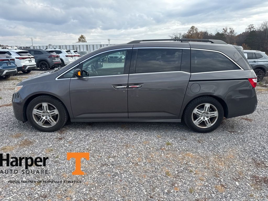 2012 Honda Odyssey Touring photo 2