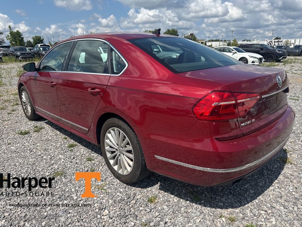 2016 Volkswagen Passat SE photo 3