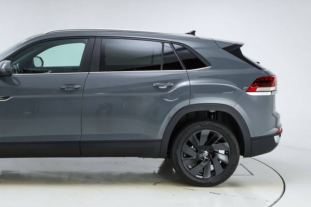 New 2026 Volkswagen Atlas Cross Sport 2.0T SE w/Technology SUV