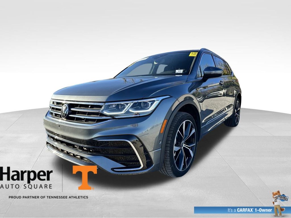 2023 Volkswagen Tiguan SEL R-LINE's photo