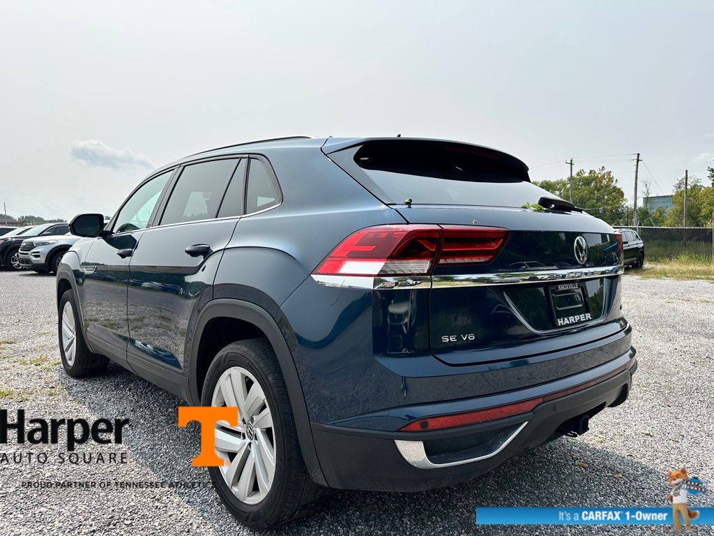 2022 Volkswagen Atlas Cross Sport V6 SE Technology photo 3