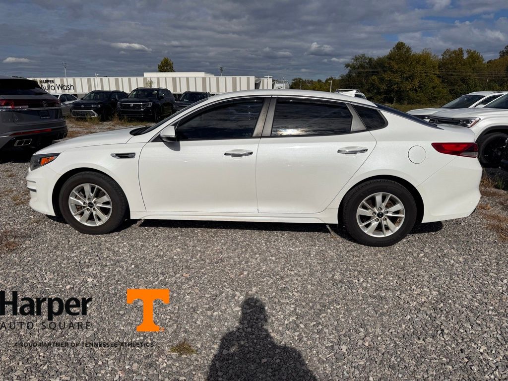 2017 Kia Optima LX photo 2