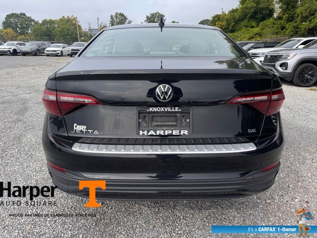 2022 Volkswagen Jetta 1.5T SE photo 3