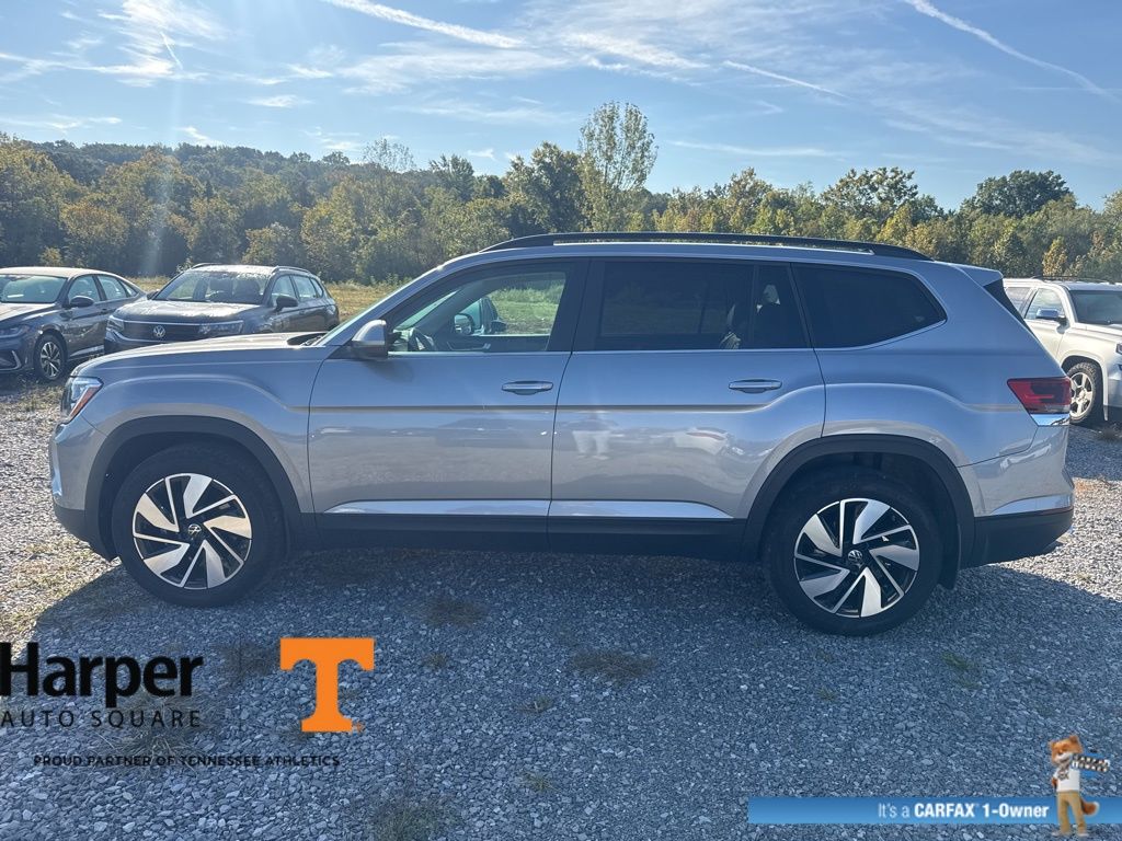 2024 Volkswagen Atlas SE Technology photo 2