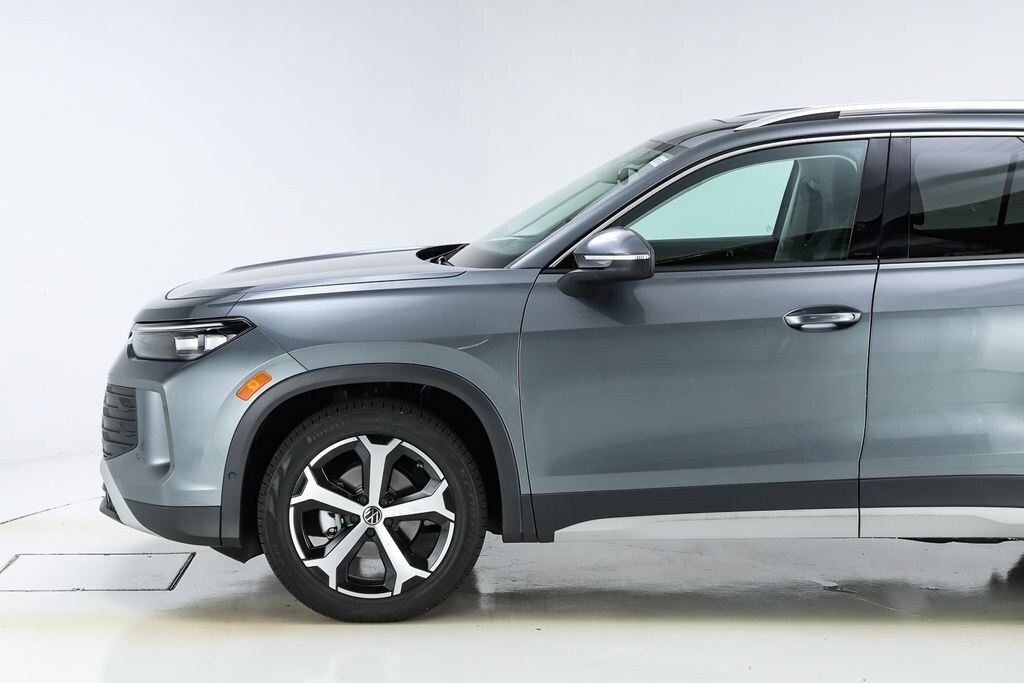 New 2026 Volkswagen Tiguan SE SUV