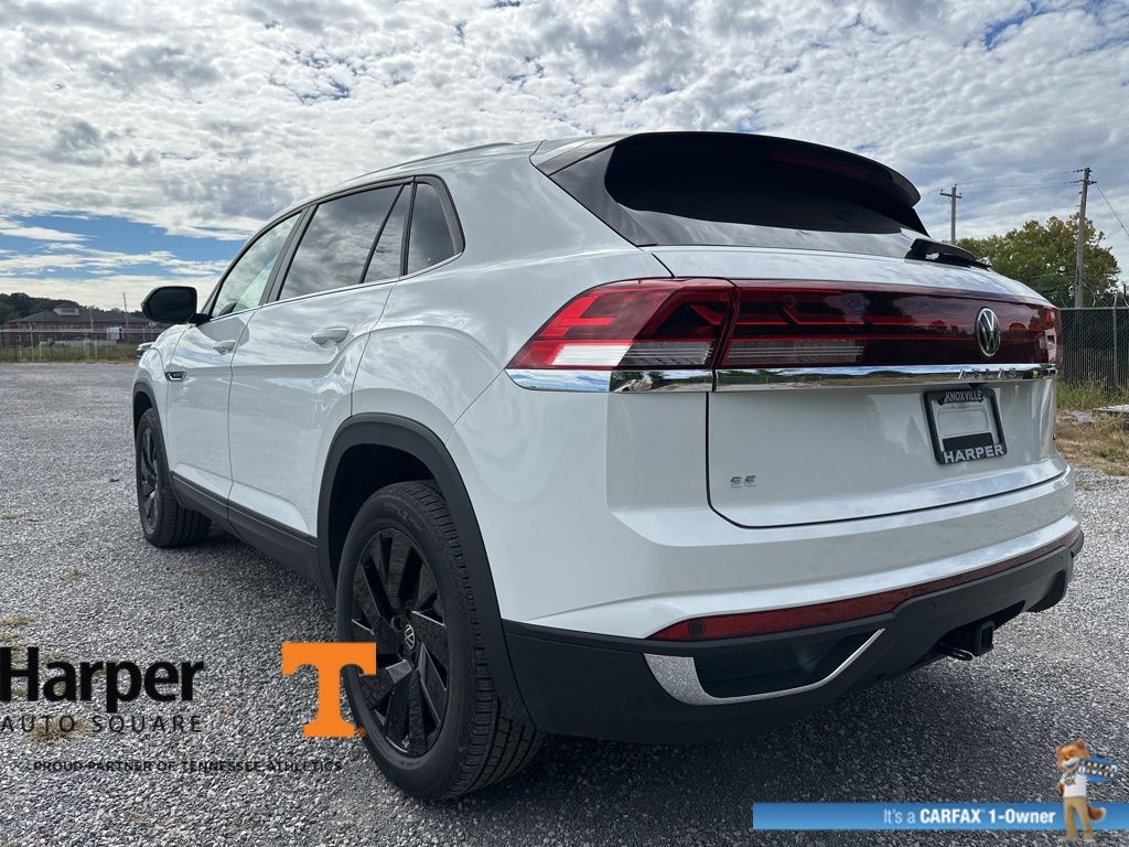 2024 Volkswagen Atlas Cross Sport SE Technology photo 3