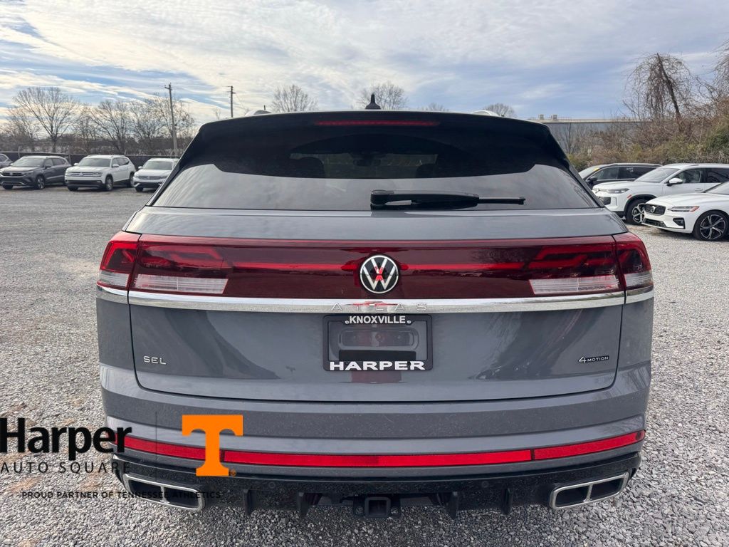 2024 Volkswagen Atlas Cross Sport SEL R-Line photo 4
