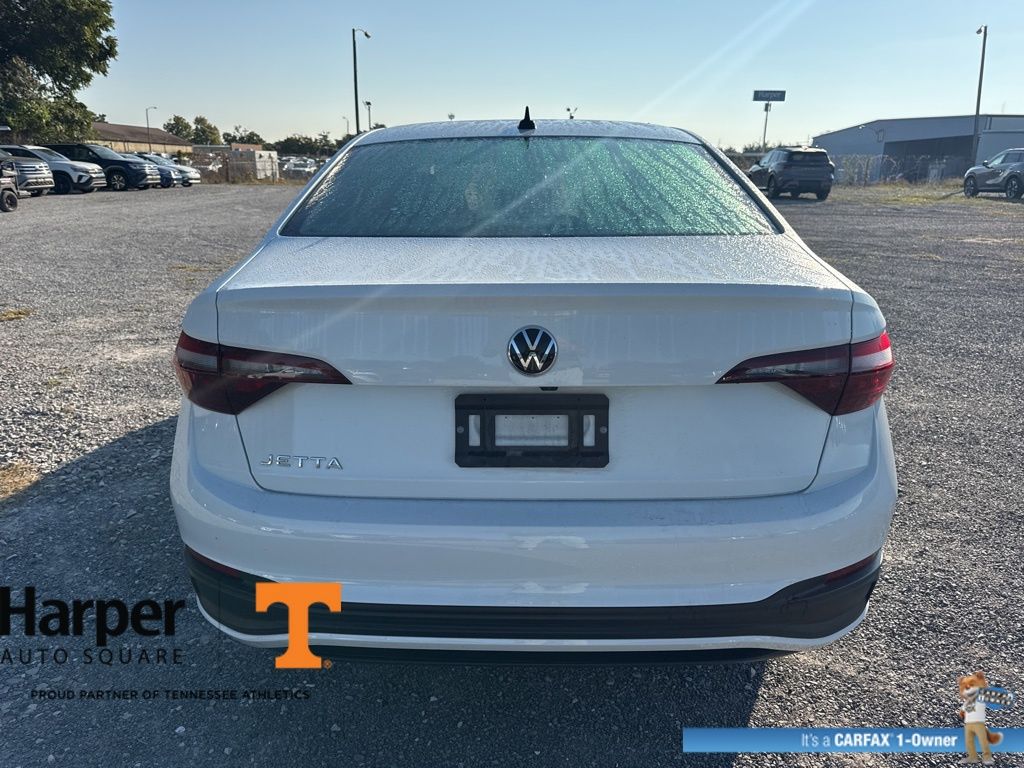 2024 Volkswagen Jetta 1.5T Sport photo 4