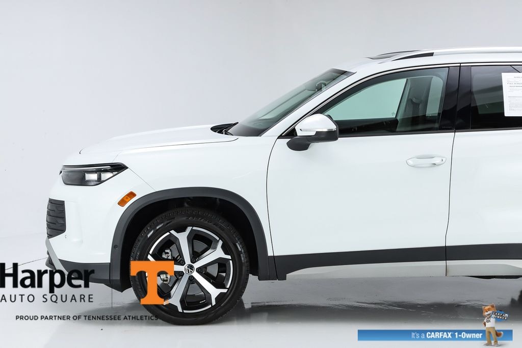 Used 2025 Volkswagen Tiguan 2.0T SE SUV