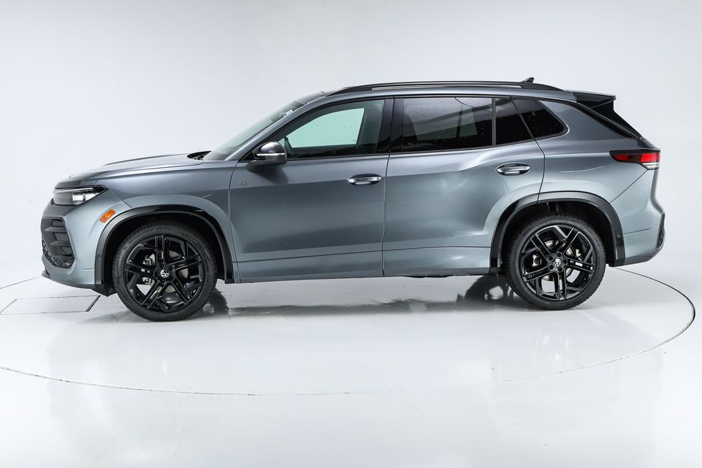 New 2026 Volkswagen Tiguan SE R-Line Black SUV