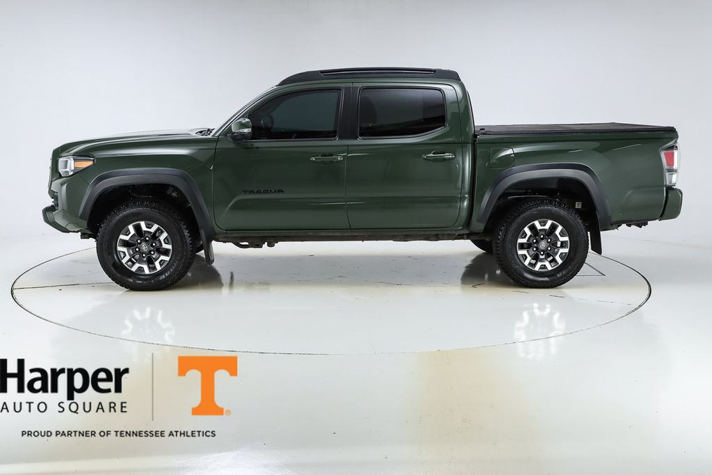 2021 Toyota Tacoma TRD Off-Road V6 photo 2