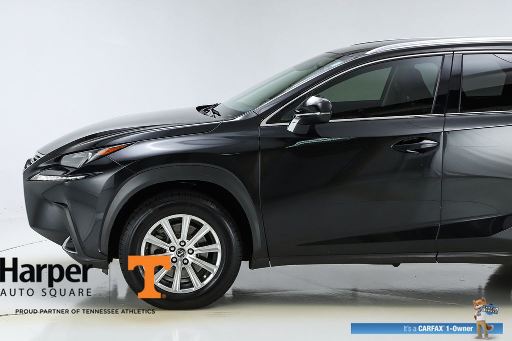 2021 Lexus NX 300 photo 3