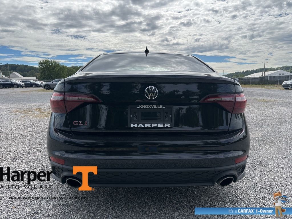 2024 Volkswagen Jetta GLI 2.0T Autobahn photo 4