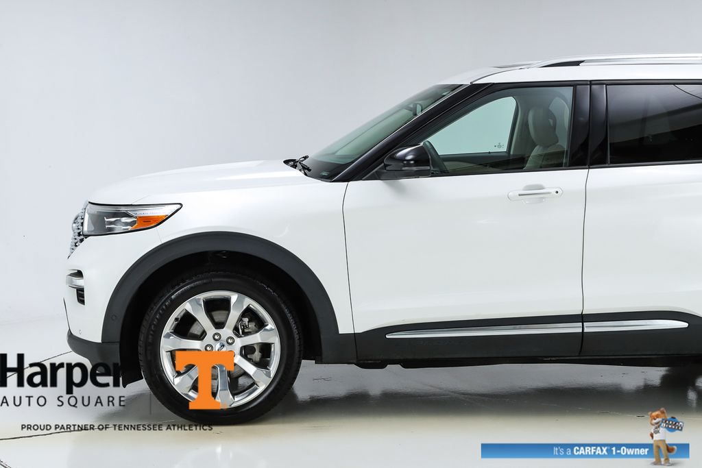 2020 Ford Explorer Platinum photo 2