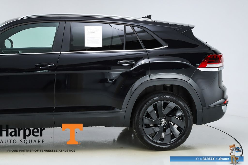 2024 Volkswagen Atlas Cross Sport SE Technology photo 4