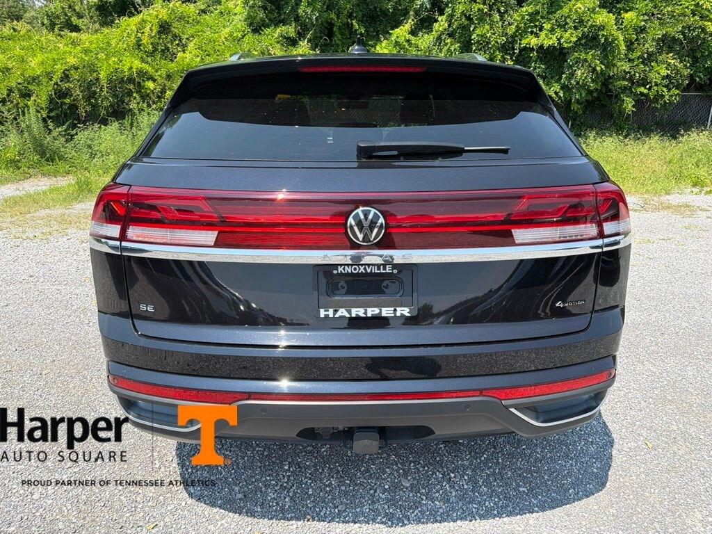 Used 2024 Volkswagen Atlas Cross Sport 2.0T SE w/Technology SUV