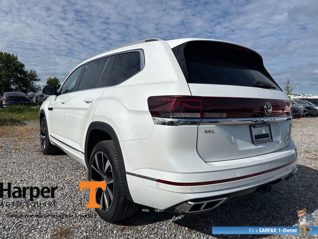 2024 Volkswagen Atlas SEL Premium R-Line photo 3