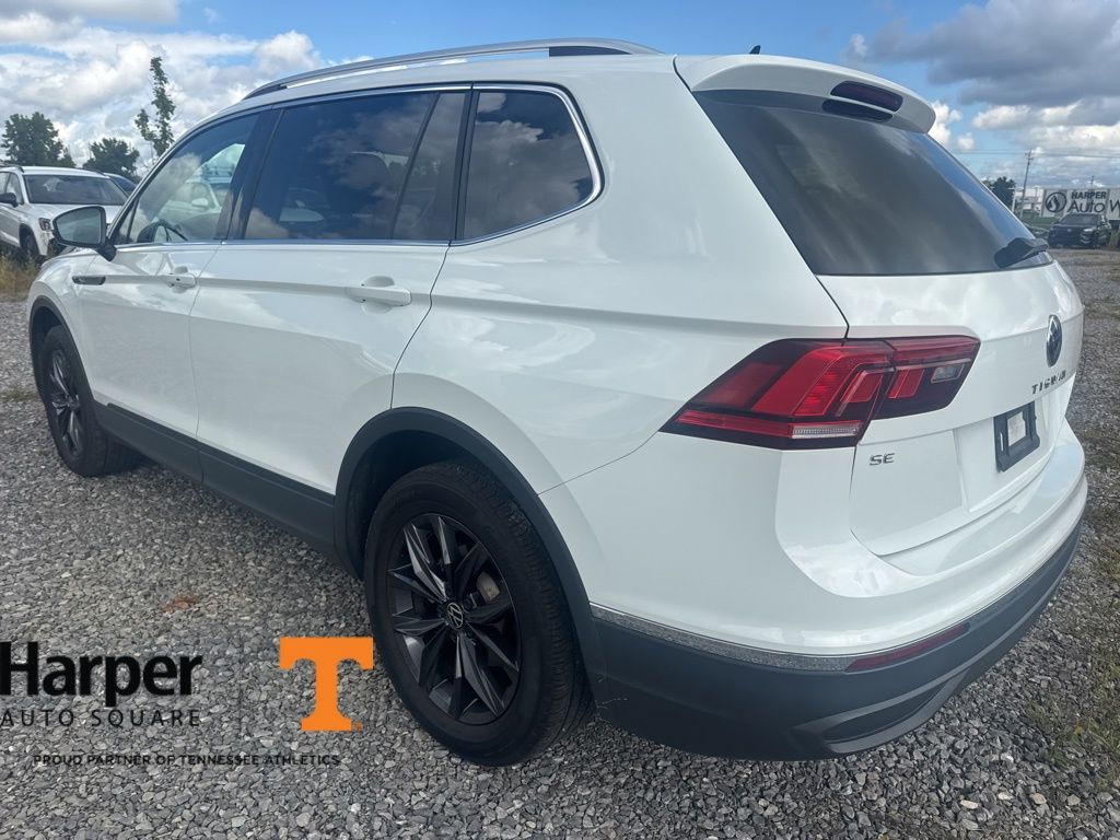 2022 Volkswagen Tiguan SE photo 3