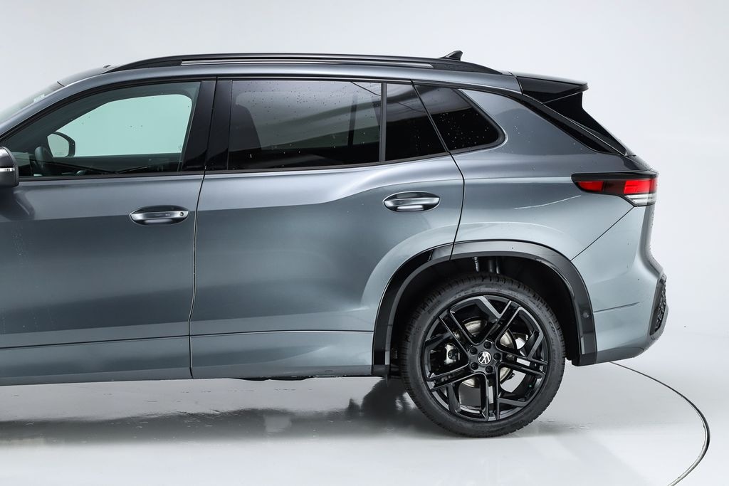 New 2026 Volkswagen Tiguan SE R-Line Black SUV