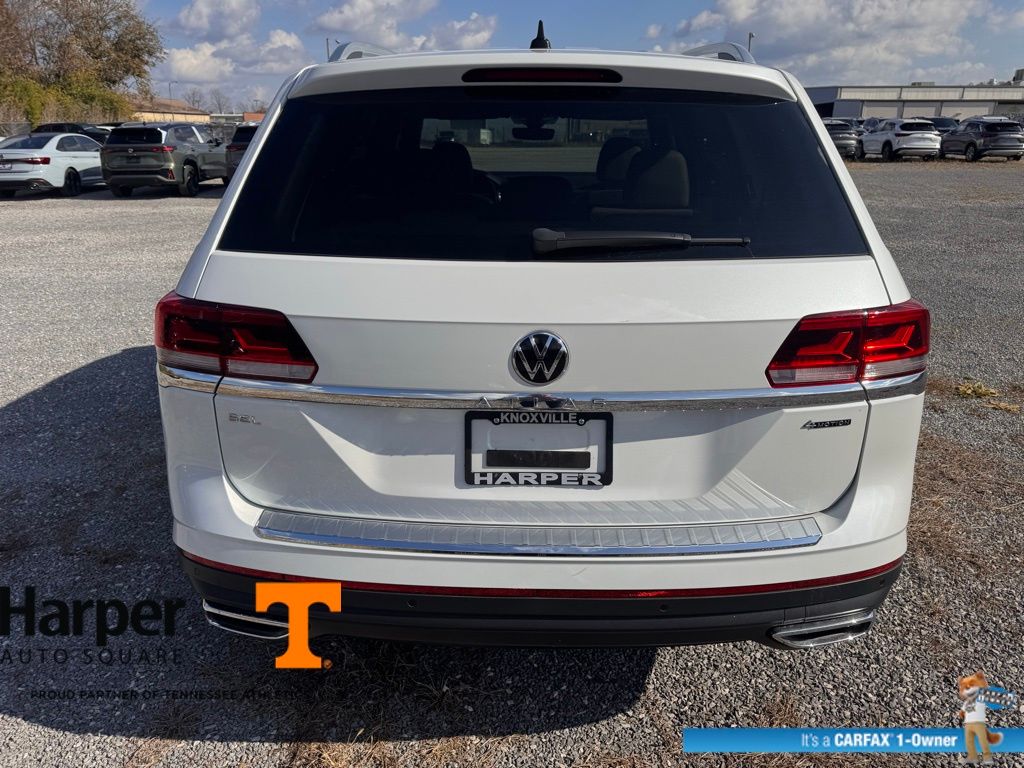 2023 Volkswagen Atlas SEL photo 4