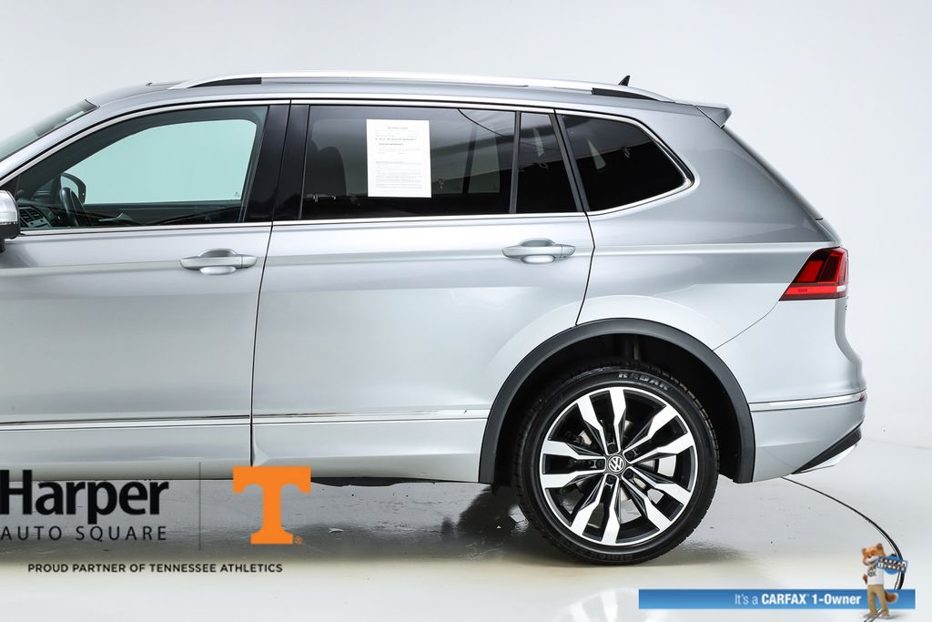 2021 Volkswagen Tiguan SEL Premium R-Line photo 4