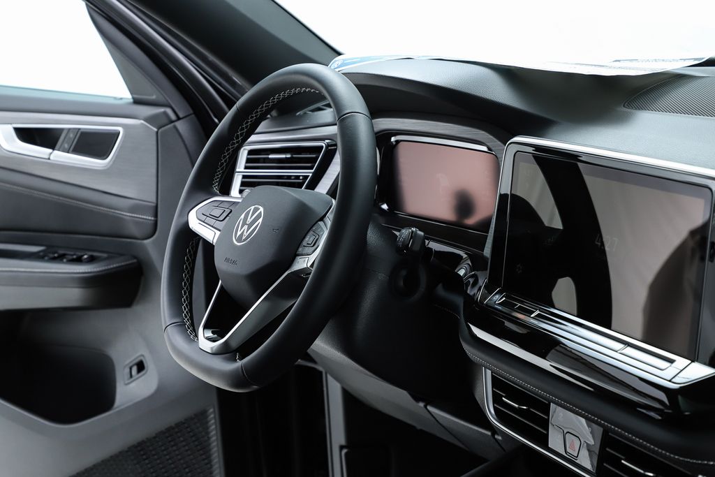 2026 Volkswagen Atlas Cross Sport SE w/Tech - Photo 35
