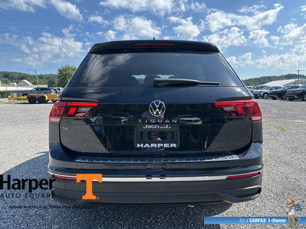 2022 Volkswagen Tiguan SE photo 4