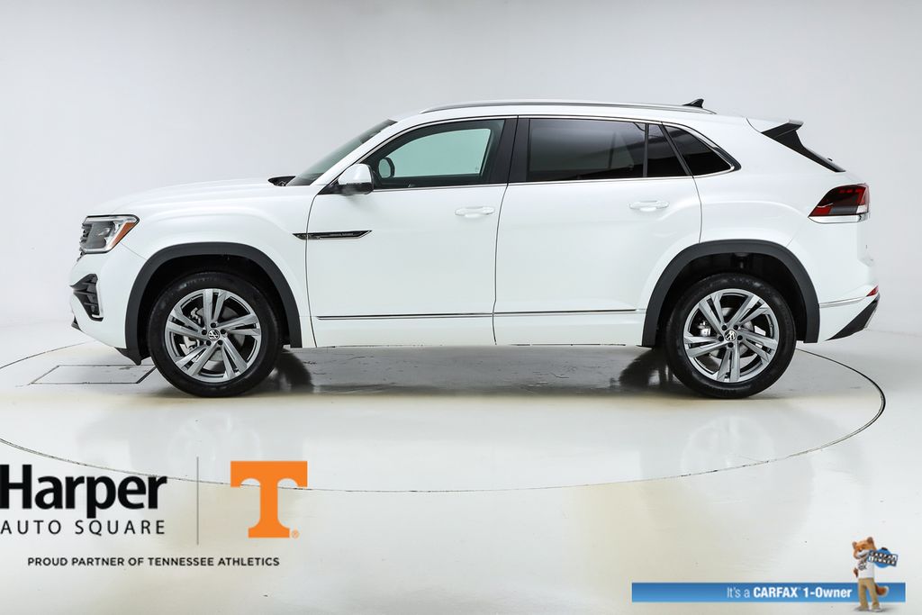 2024 Volkswagen Atlas Cross Sport SEL R-Line photo 2