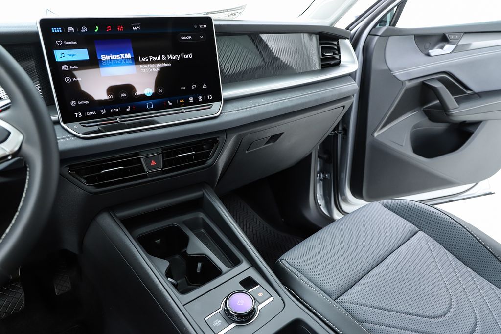 2026 Volkswagen Tiguan SE - Photo 23