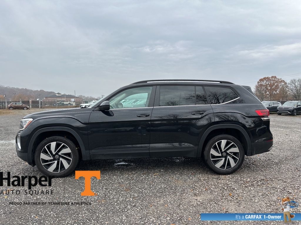 2024 Volkswagen Atlas SE Technology photo 2