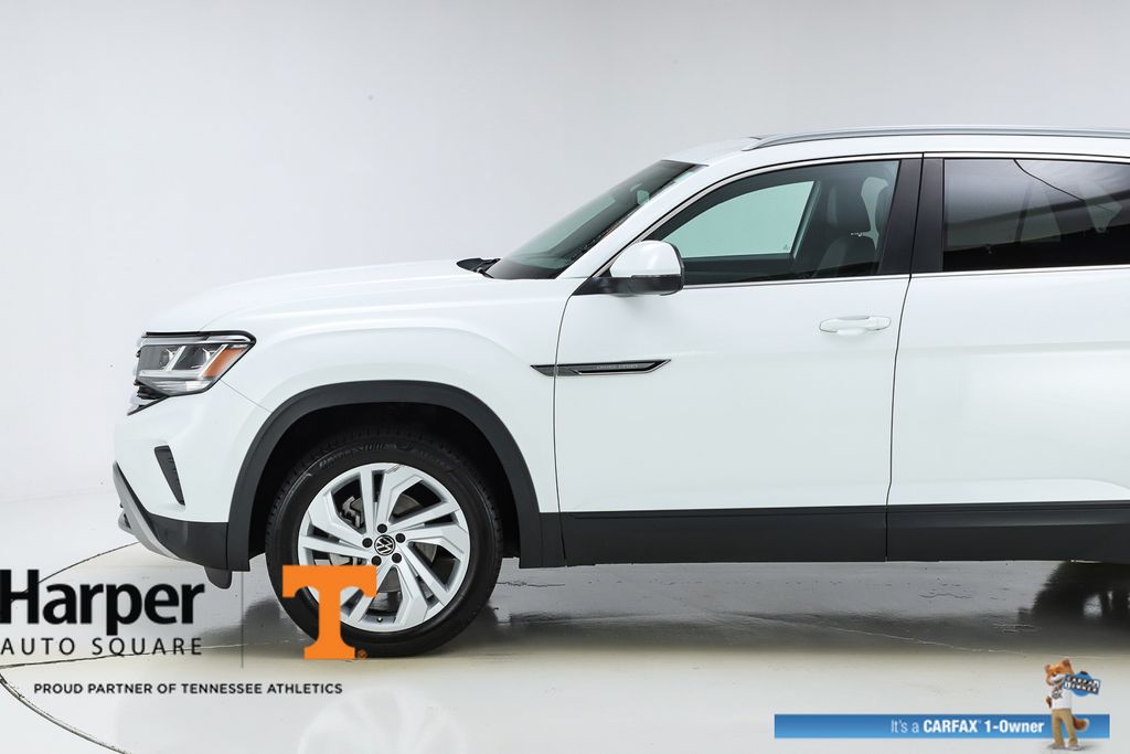 2020 Volkswagen Atlas Cross Sport V6 SEL photo 2