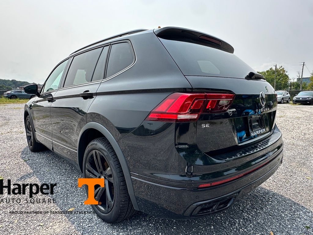 2023 Volkswagen Tiguan SE R-Line Black photo 3