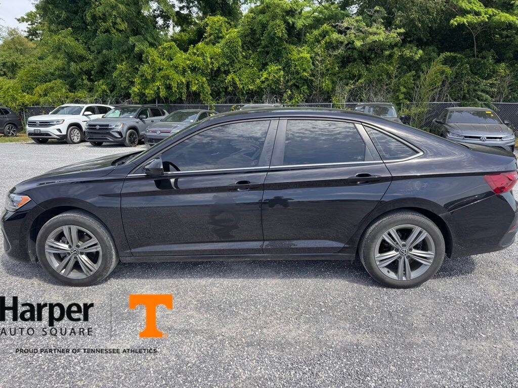 Used 2022 Volkswagen Jetta 1.5T SE Sedan