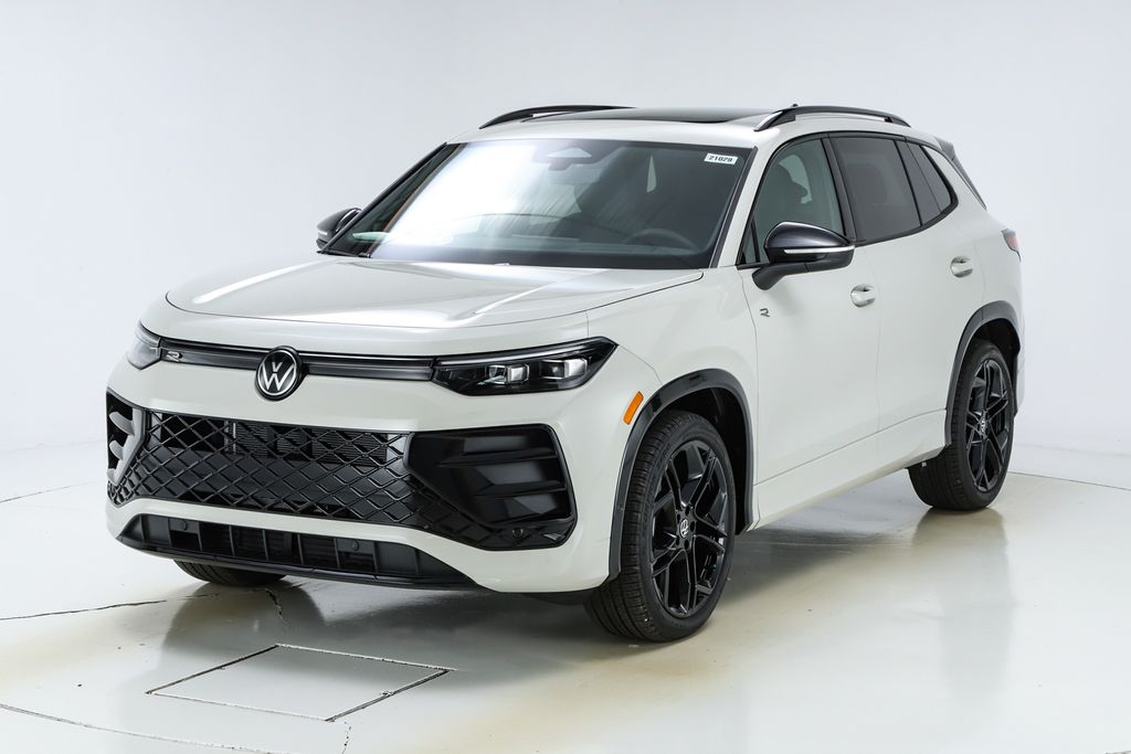 2026 Volkswagen Tiguan SE R-LINE BLACK's photo