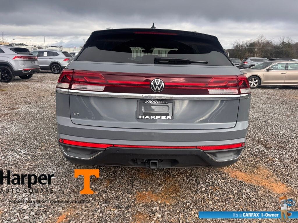 Used 2025 Volkswagen Atlas Cross Sport 2.0T SE w/Technology SUV