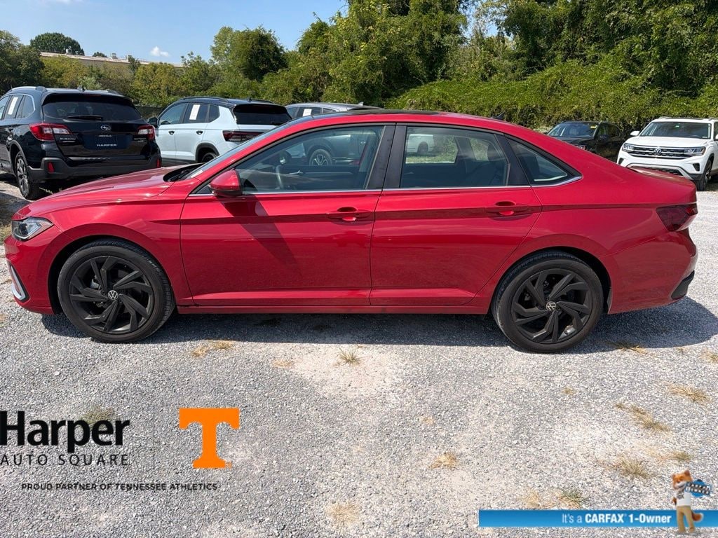 Used 2025 Volkswagen Jetta 1.5T SE Sedan