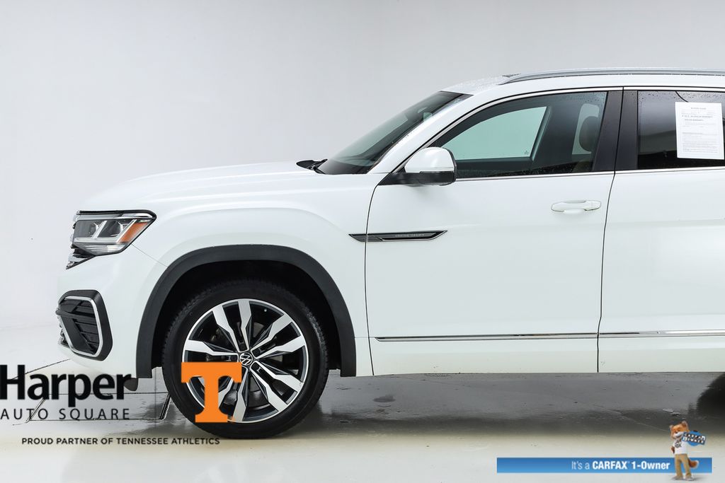 2020 Volkswagen Atlas Cross Sport V6 SEL R-Line photo 3