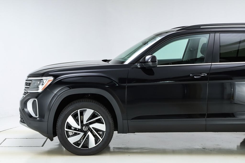 New 2026 Volkswagen Atlas SE w/Technology SUV