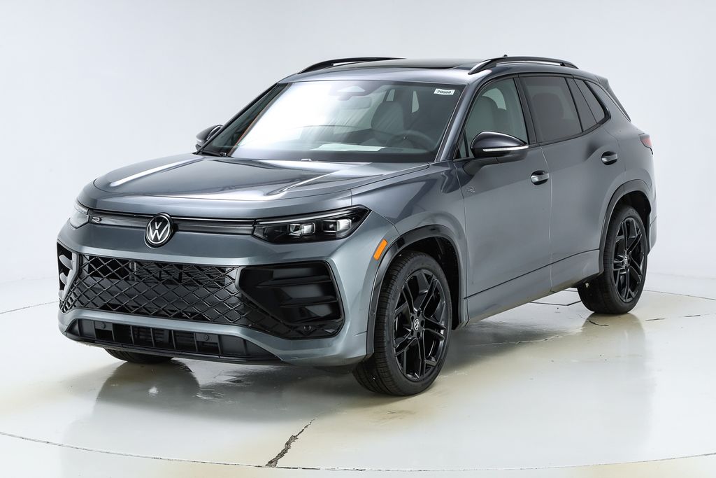 2026 Volkswagen Tiguan SE R-LINE BLACK's photo