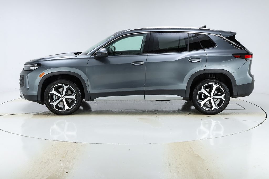 2026 Volkswagen Tiguan SE photo 2